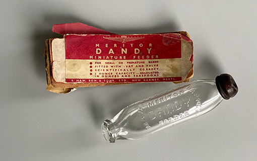 Baby bottle Meritor Dandy Miniature Feeder dating from the 1910s